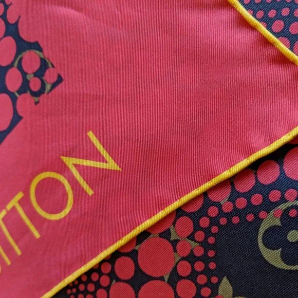 Louis Vuitton Yayoi Kusama square scarf in red - Picture 5 of 6